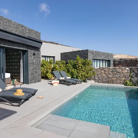 Yucas 16 By Villagrancanaria *